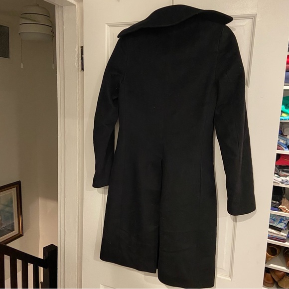 Burberry Back Wool and Cashmere Coat - Picture 3 of 3